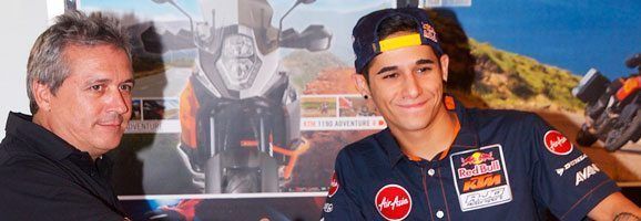 Luís Salom satisfecho con el regalo de la prestigiosa marca austriaca KTM