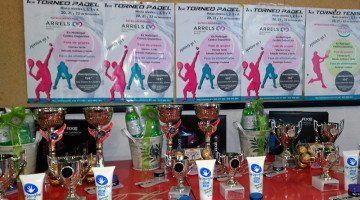 Imagen trofeos torneo de pádel Arrels